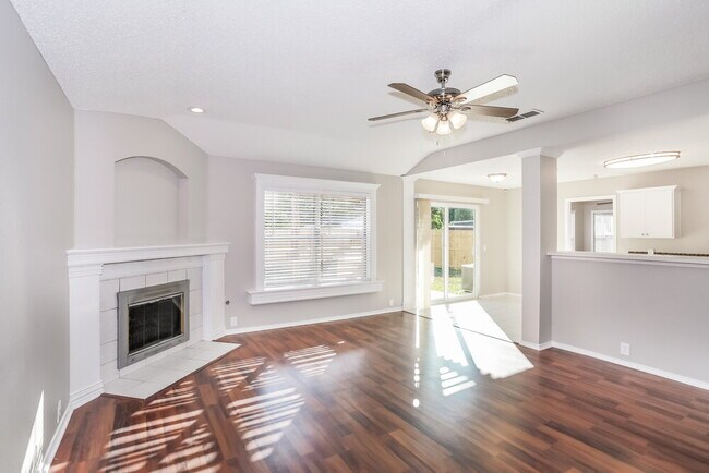 Photo - 1212 Springcreek Dr