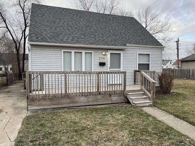 Building Photo - 27341 Ridgewood St