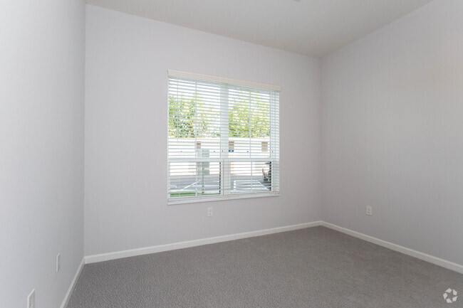 1BR, 1BA - 747 SF - A