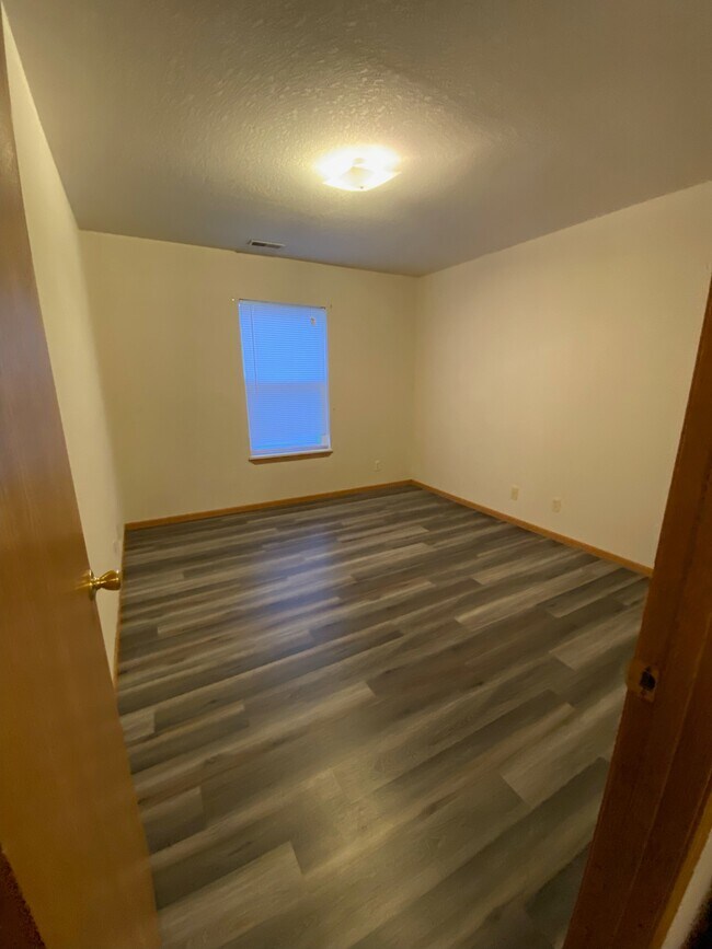 1310 Abby Ln Apartments Desloge, MO