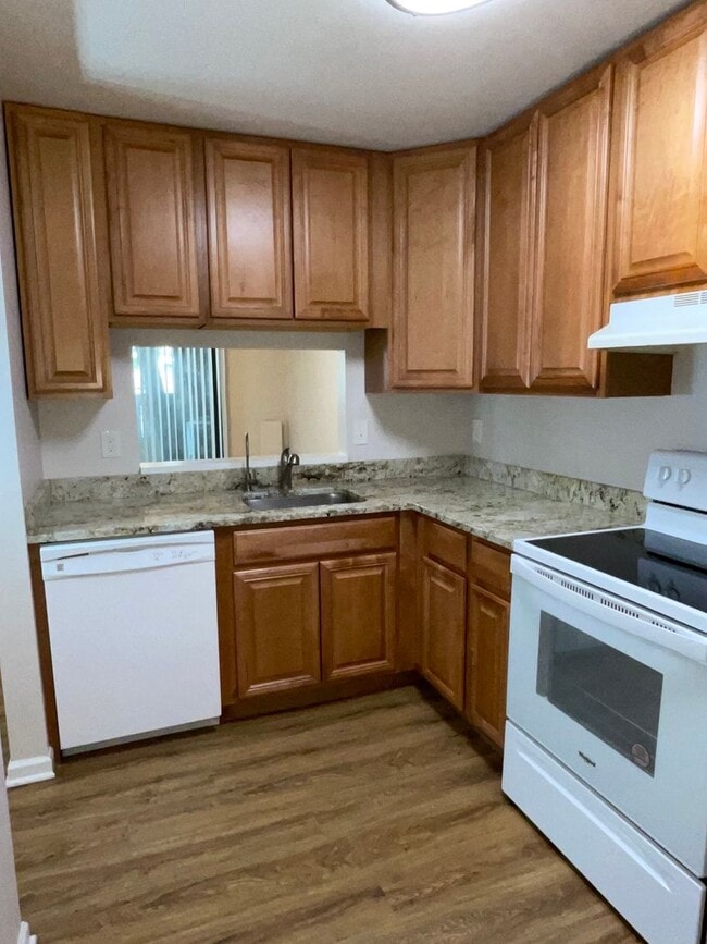 Photo - 3BD 2.5BA End Unit Townhome