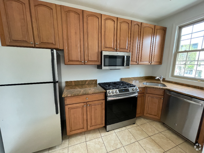 Building Photo - 1111 Lamont St NW Unit 203 Rental