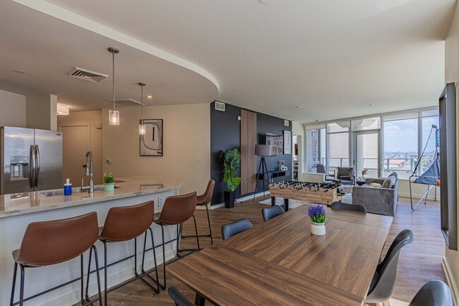 Photo - 44 W Monroe St Unidad SI ID1388726P