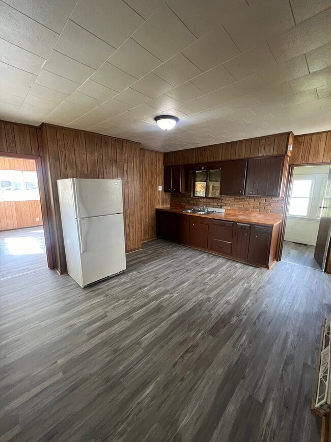 Photo - 12 W 36th St