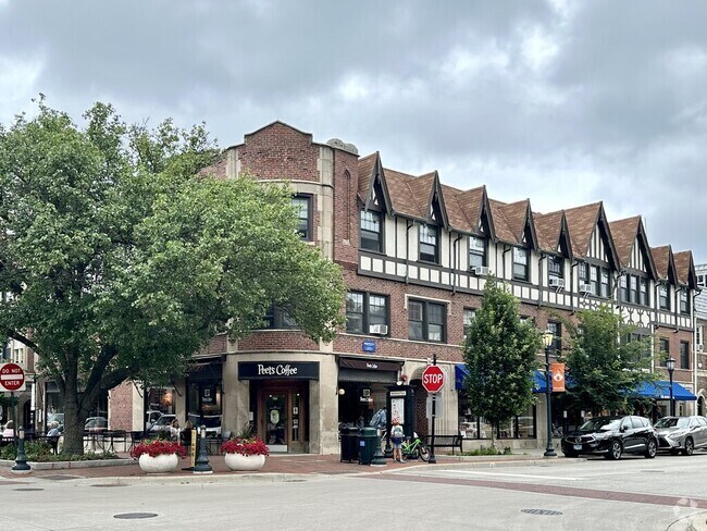 Building Photo - 814 Elm St Rental