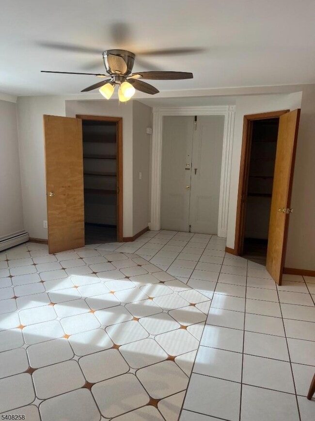 Photo - 192 Market St