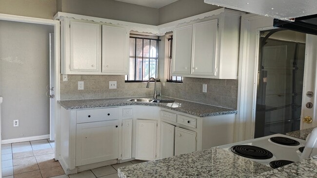 Photo - 6666 Laughlin Dr