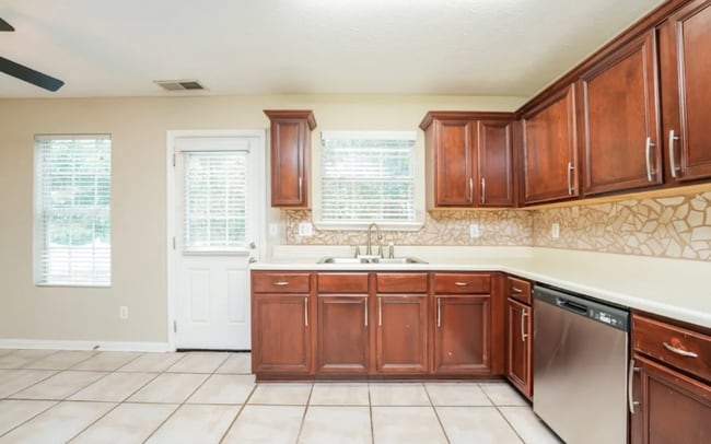 Photo - 3638 #A12 Coleman St