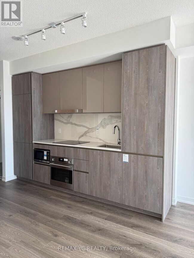 Photo - 8 Interchange Wy Unit 4311