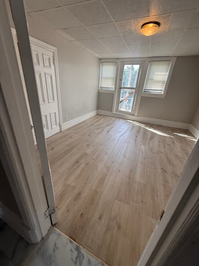 Photo - 740 2nd St Unit 3FRONT