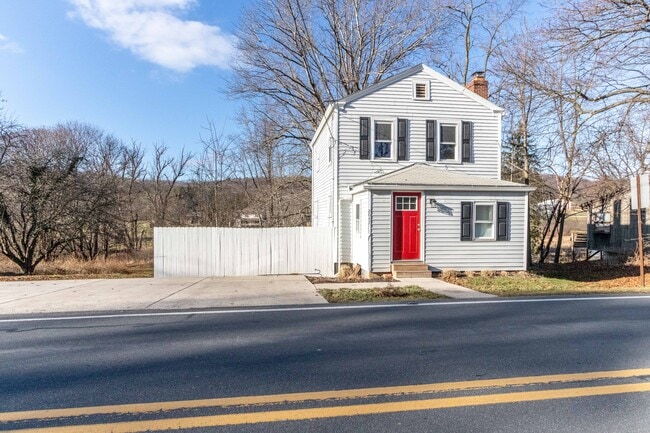 Photo - 2047 Halfmoon Valley Rd