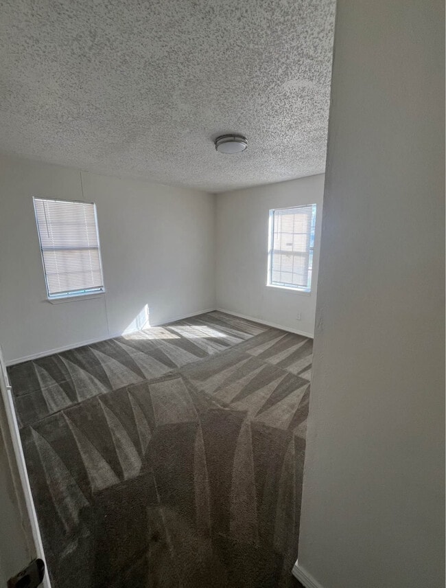 Photo - 3101 NE 14th St