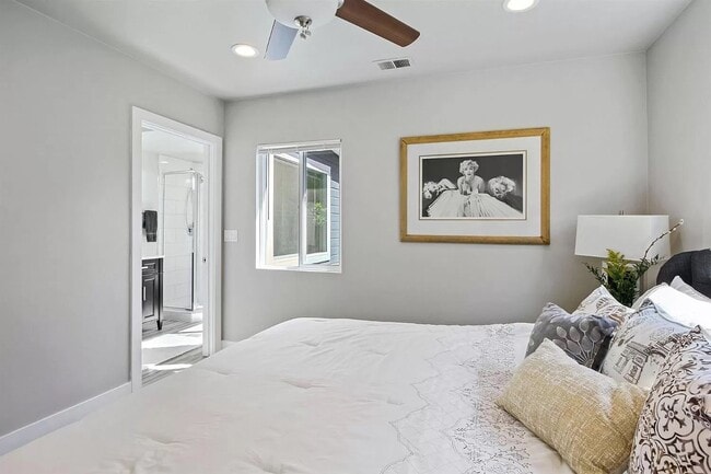 Photo - 1841 44th St