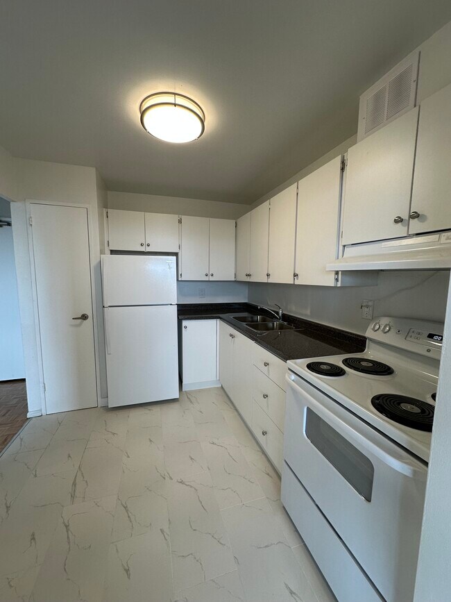 Photo - Lenworth Towers