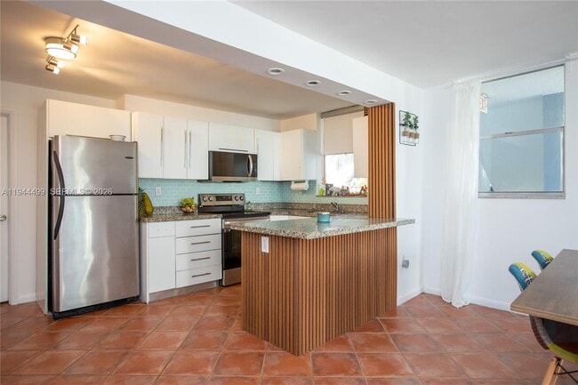 Photo - 1801 S Treasure Dr Unit 321