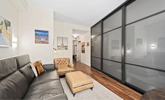 Building Photo - 100 Jay St Unit 5j