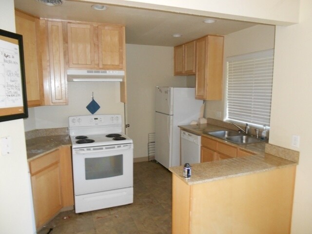 Photo - 1255 Lincoln Rd Apartments