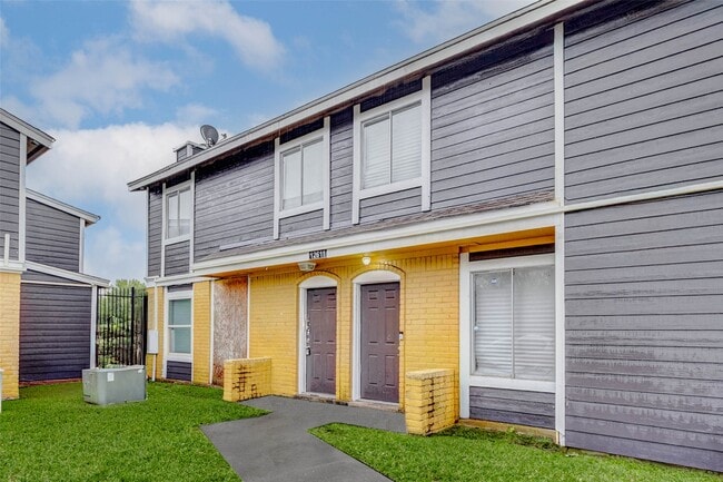 Building Photo - 12611 Ashford Meadow Dr Unit A