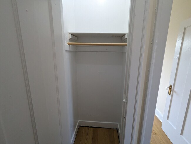 Photo - 3533 W Fullerton Ave Unidad 3 Rental