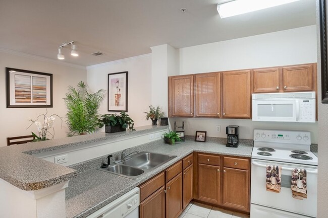 Building Photo - Greenbrier Estates Rental