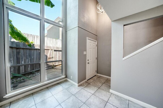 Photo - 16120 Stuebner Airline Rd Unit 108