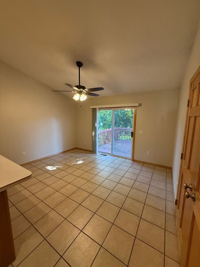 Photo - Huge 3BR/3ba Duplex on West Side of Eau Cl...