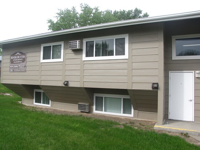 Photo - River Buttes