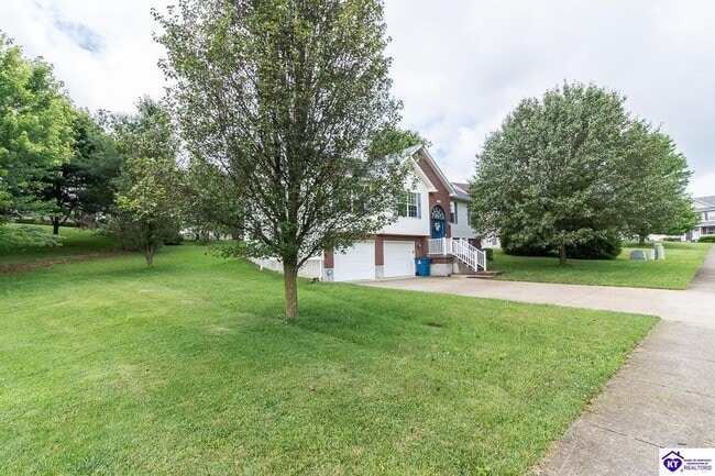 Photo - 705 Wandering Way