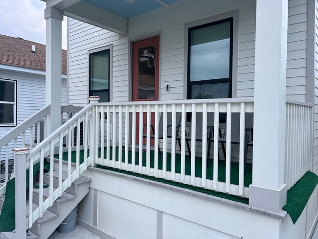 Photo - 1835 Louisa St