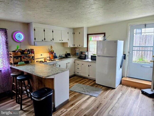 Photo - 65 E Hanover St