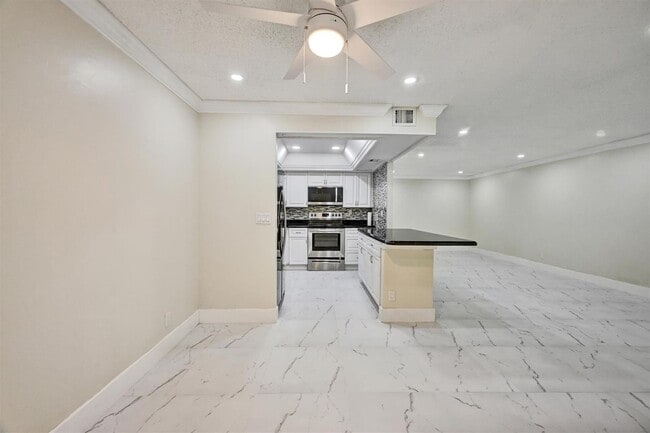 Photo - 3336 Quail Close