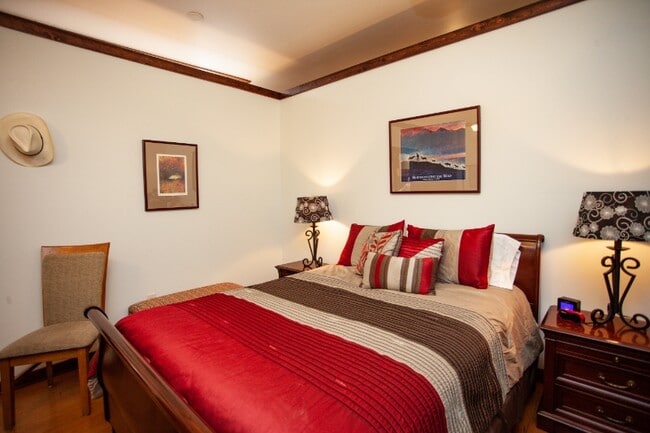 Photo - 119 S Main St