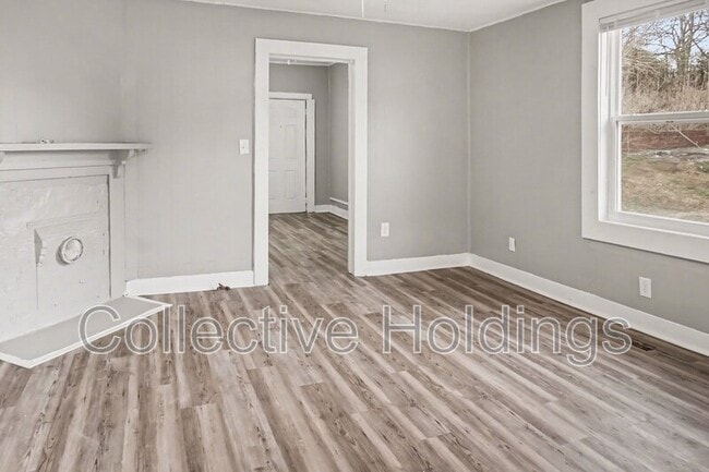 Building Photo - 3640 Wenonah Rd SW