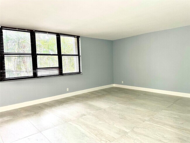 Photo - 20350 W Country Club Dr Unidad PH24-4