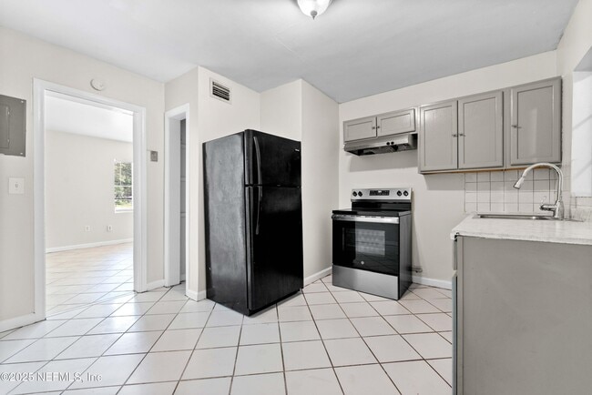 Photo - 602 Luna Ct