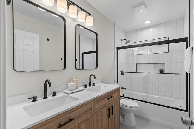 Photo - 1747 W 39th Pl