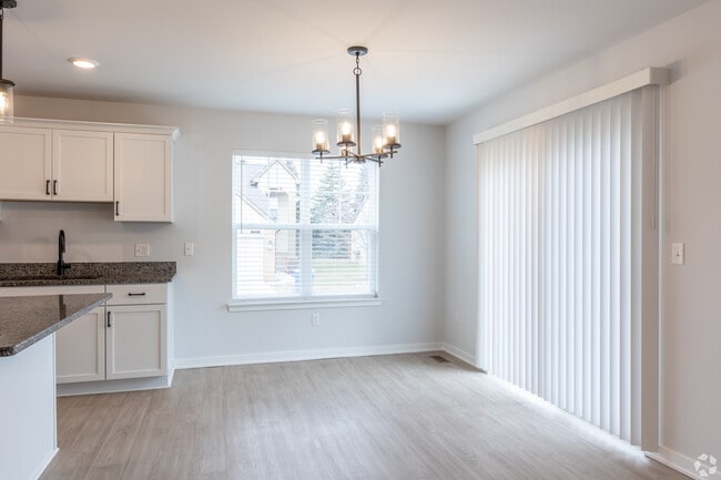 Photo - Cross Road Pines Apartments