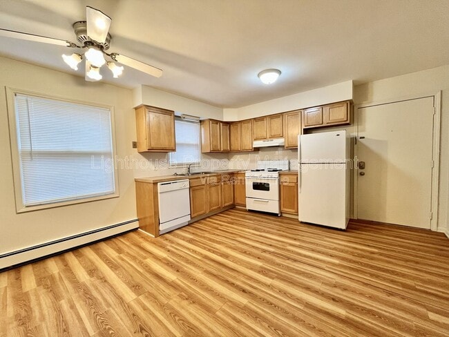 Photo - 971 McCarty St NW