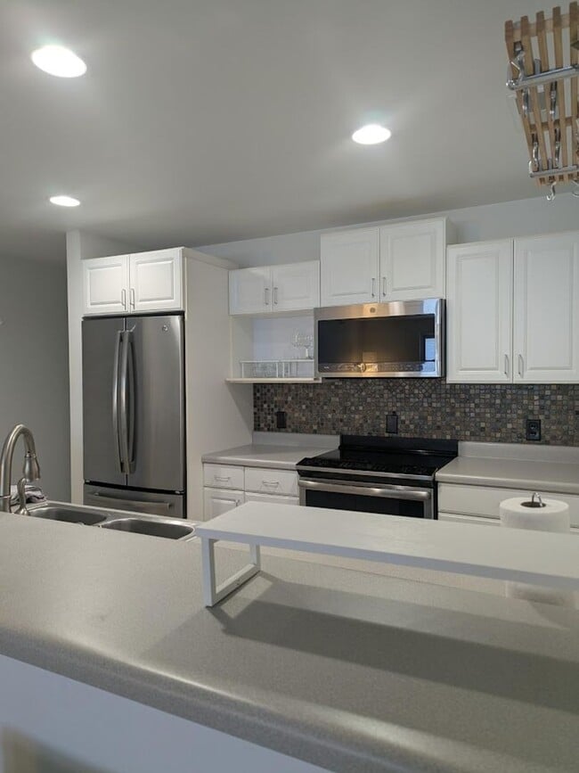 Photo - Bright and Spacious Condo for Rent in Downtown Verona