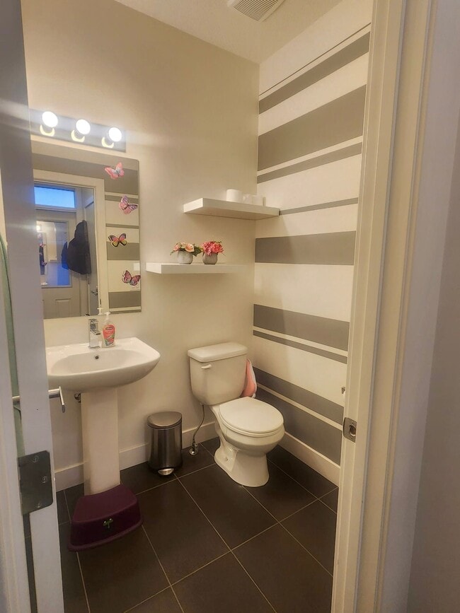 Photo - 48 Evansridge Cl NW