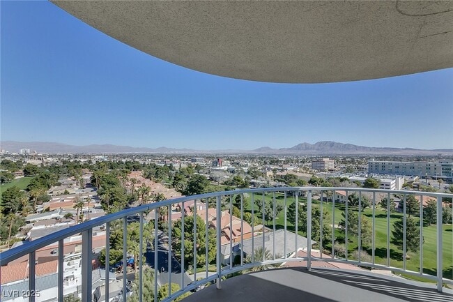Building Photo - 3111 Bel Air Dr Unit 16B