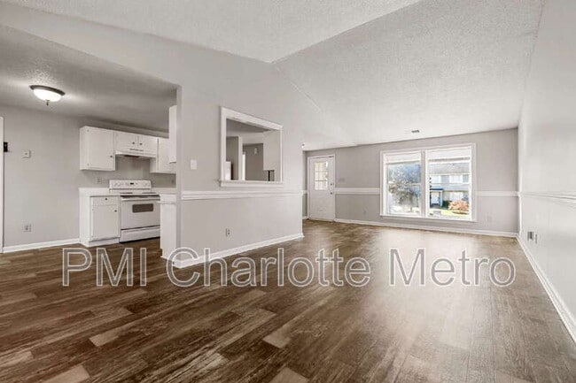 Photo - 3214 Old House Cir