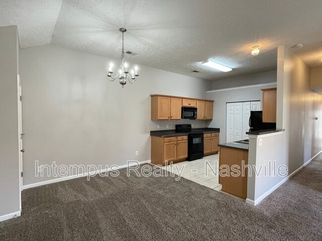 Photo - 553 Rose Cottage Cir