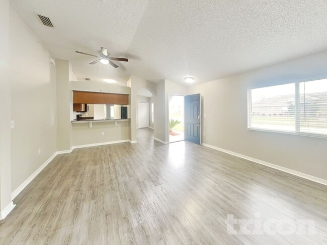 Photo - 11759 Lynmoor Dr