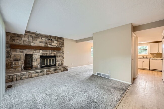 Photo - 1025 Moorings Dr House