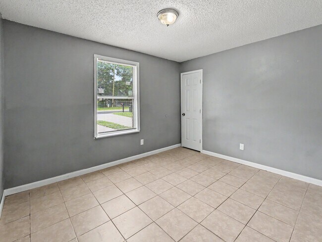 Photo - 1007 Winton Ave Unit B