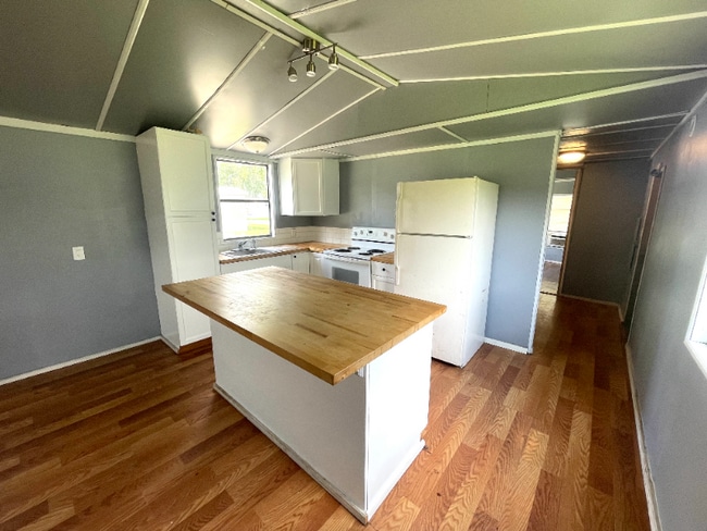Building Photo - 11546 SW 37th St Rental