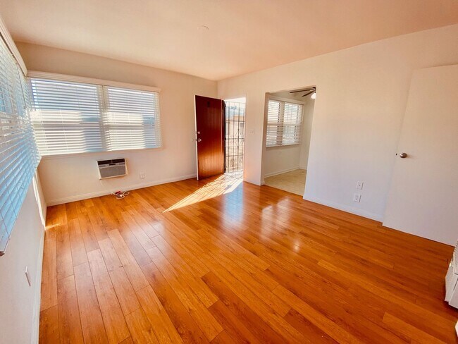 Photo - 9128 National Blvd