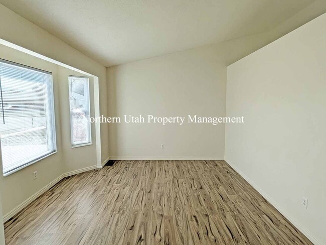 Photo - Updated 4 Bed, 2 Bath SFH