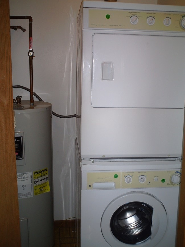 Laundry - 2538 Hope Dr Unit 1
